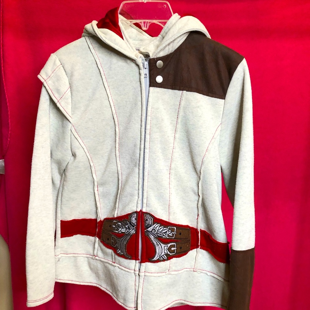 Spirit Halloween kids 12-14 Assassin’s Creed zip-up hoodie